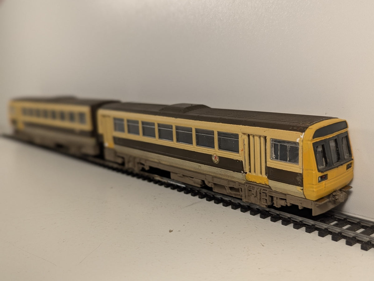 Hornby OO Gauge Class 142 'Pacer' Twin Railbus Diesel Multiple Unit 142050