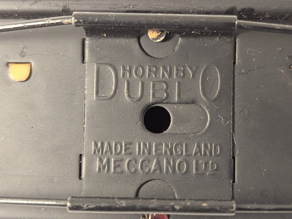 Hornby Dublo OO Gauge BR Corridor Composite Coach Passenger Coach M 4193
