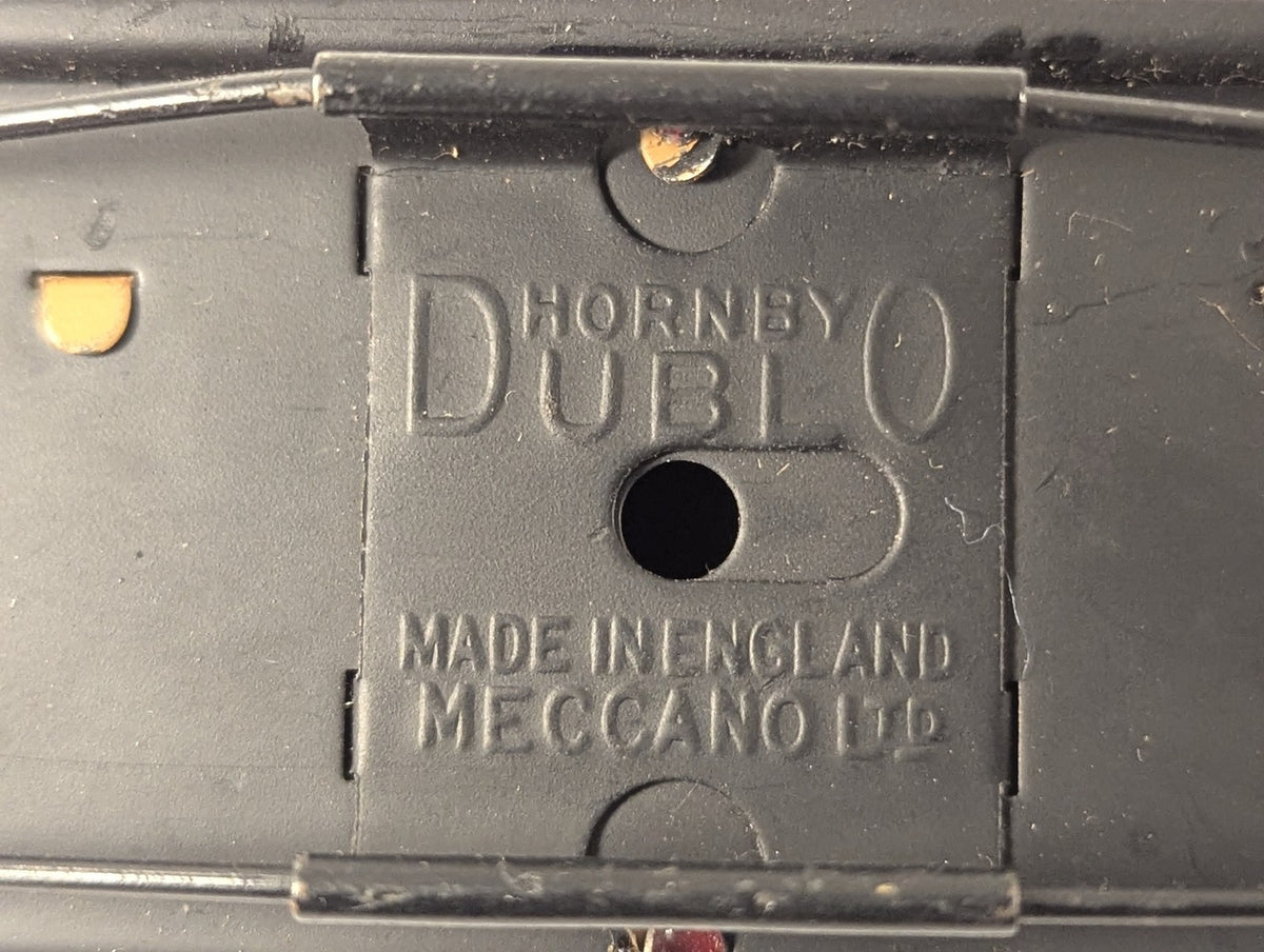 Hornby Dublo OO Gauge BR Corridor Composite Coach Passenger Coach M 4193