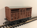 Mainline OO Gauge 37-143 Cattle Wagon BR Bauxite