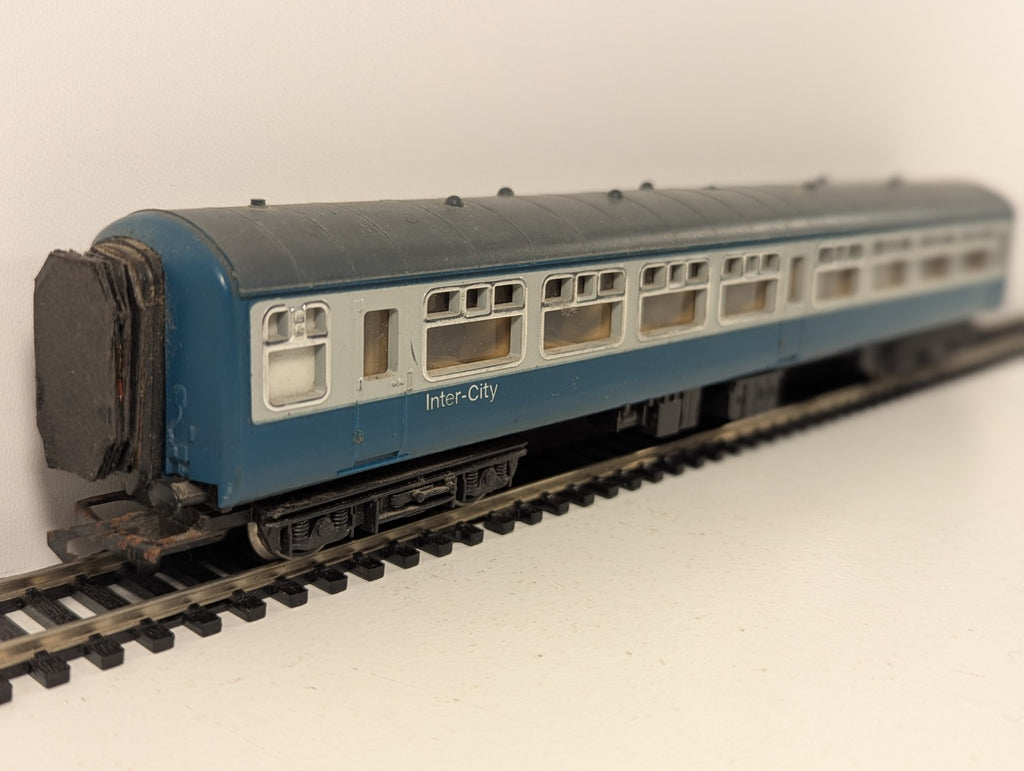 Hornby OO Gauge BR Mk2 Standard Class Coach