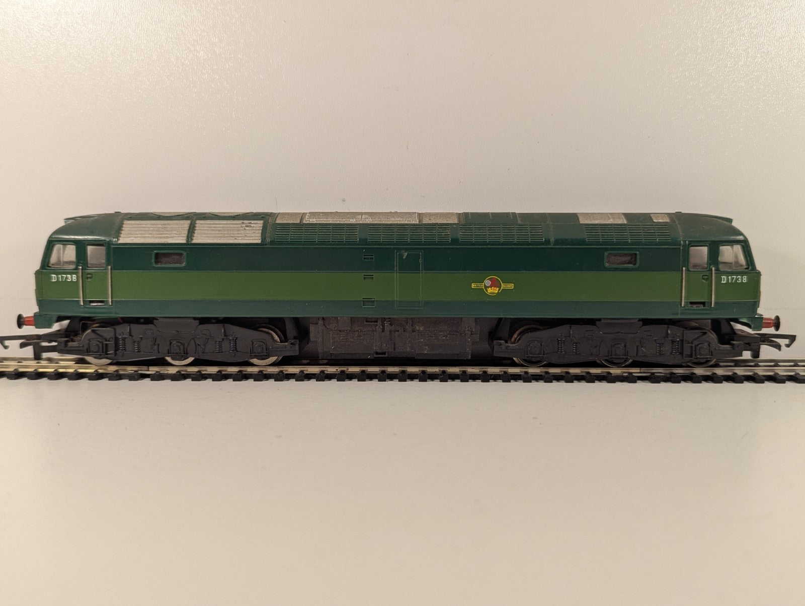 Hornby OO Gauge BR Class 47 Diesel Locomotive D1738 BR Two-Tone Green
