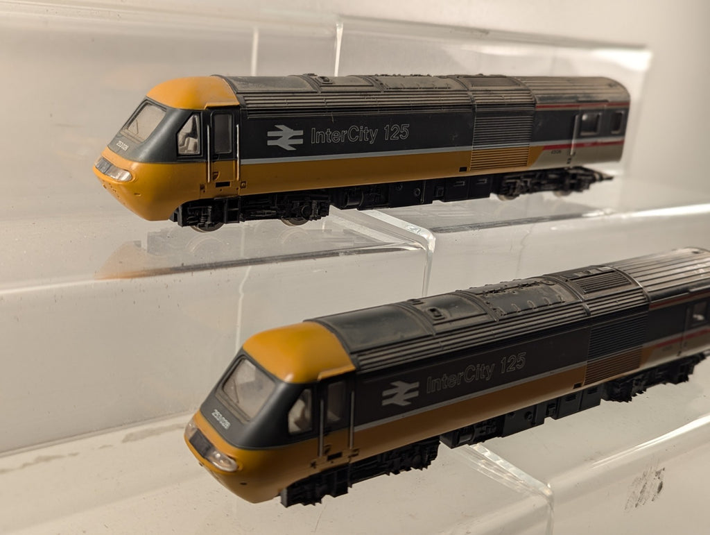 Hornby OO Gauge InterCity 125 HST Standard Livery Motorised & Dummy Power Cars