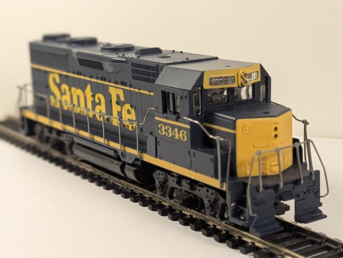 Athearn 4205 HO Gauge GP35 EMD Diesel Locomotive Santa Fe Blue - missing coupler