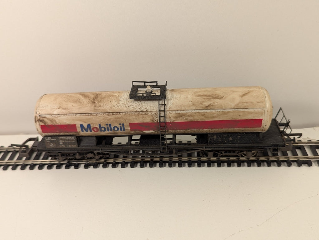 Lima HO Mobiloil Tank Wagon Heavy Weathered Finish