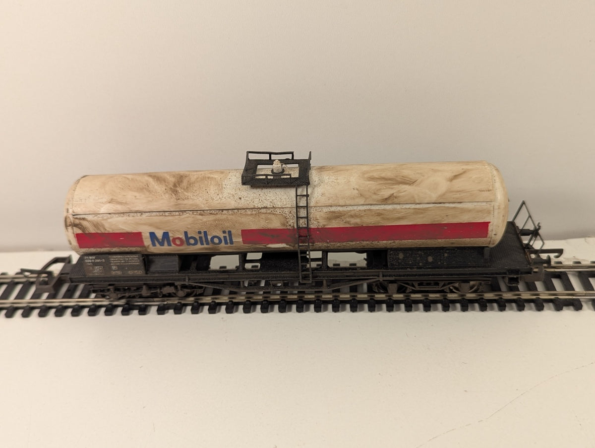 Lima HO Mobiloil Tank Wagon Heavy Weathered Finish