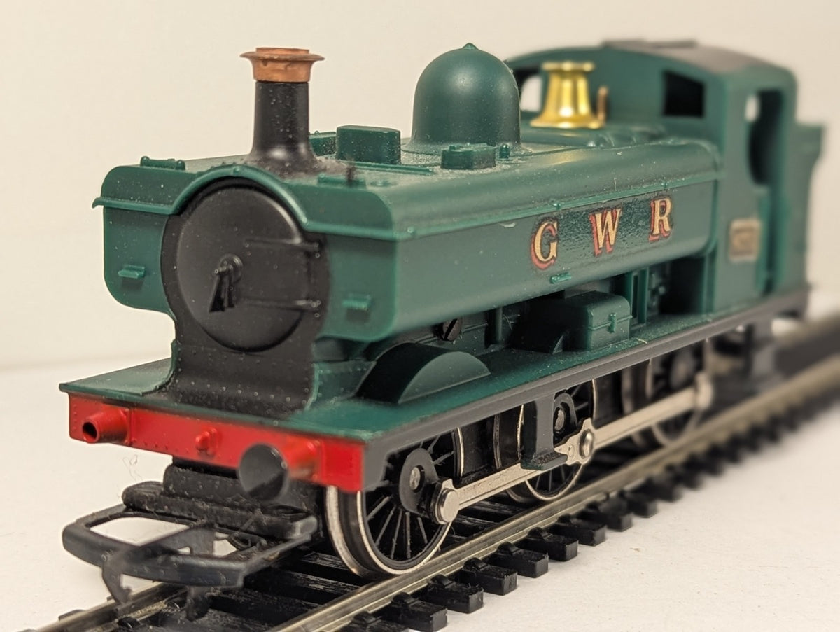 Hornby OO Gauge GWR 57XX Pannier Tank No. 8751 Green – Poor Runner