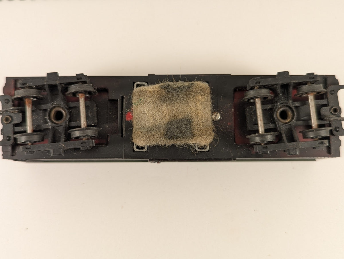 Tri-ang OO Gauge Track Cleaning Car Goods Wagon B770288 BR Grey & Green R344