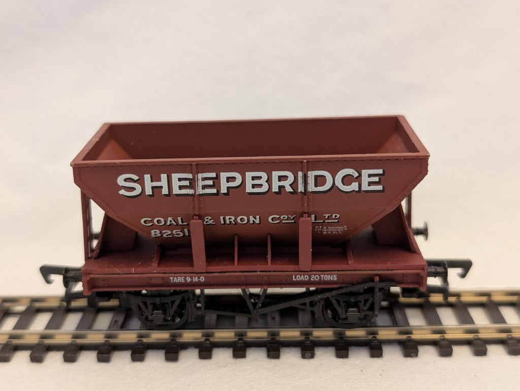 Mainline OO Gauge 20 Ton Hopper Wagon Sheepbridge Goods Wagon 8251