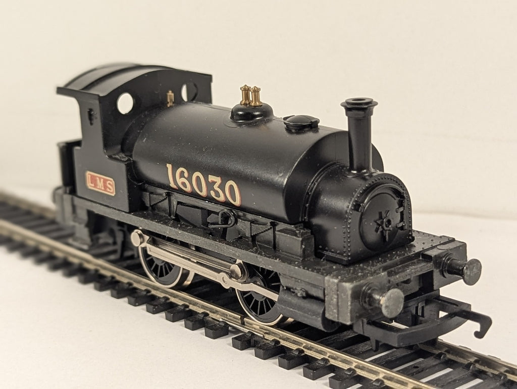 Hornby OO Gauge Class 0F 'Pug' 0-4-0ST Steam Locomotive 16030 LMS Black R300