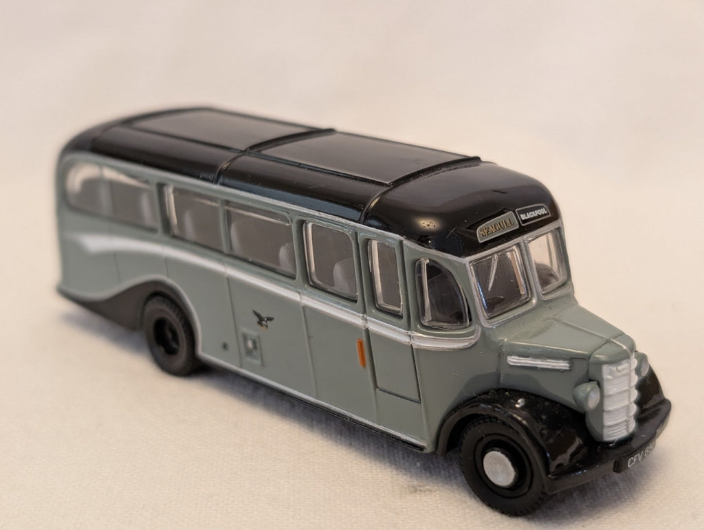 Corgi 1:76 Scale Bedford OB Duple Vista Coach Die-cast Model Coach