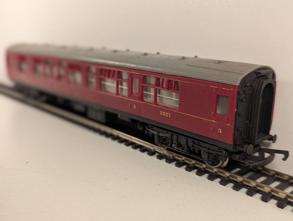Hornby OO Gauge LMS Mk1 Corridor Full 3rd Coach