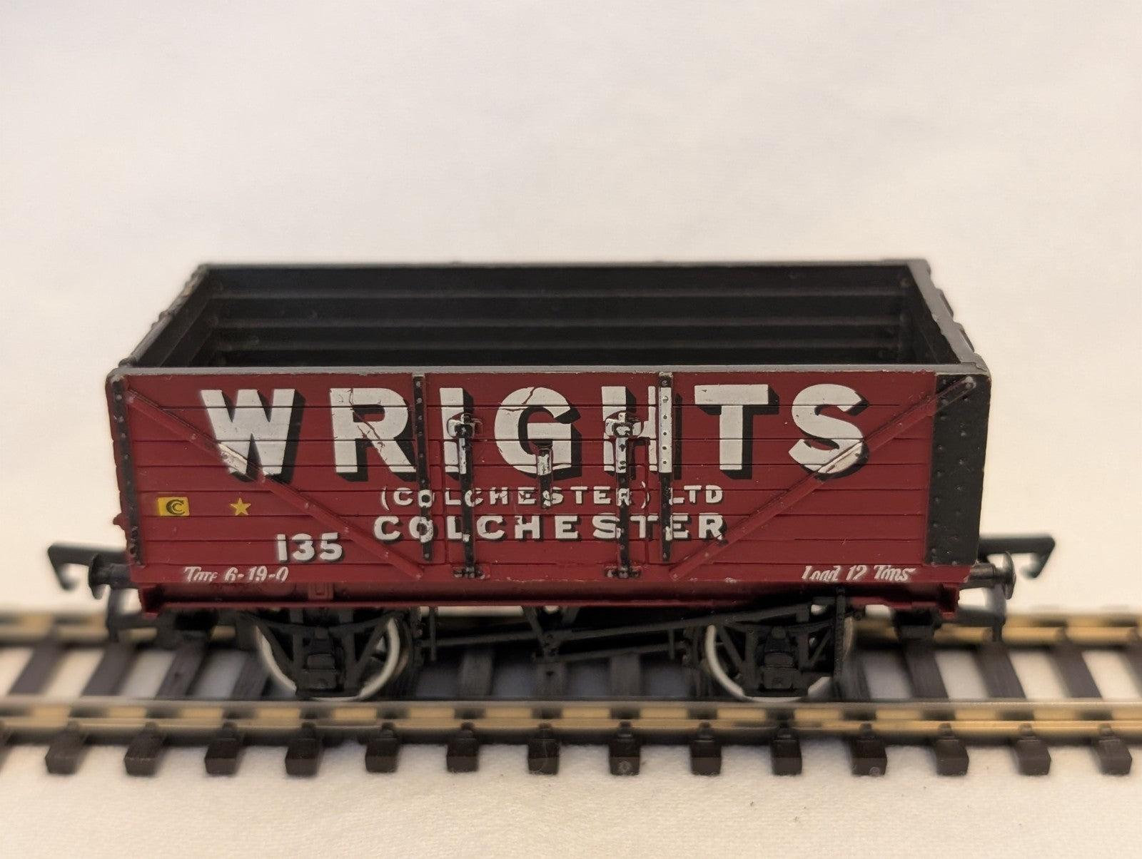Bachmann OO Gauge 7-Plank Open Wagon 135 Wrights (Colchester) Ltd
