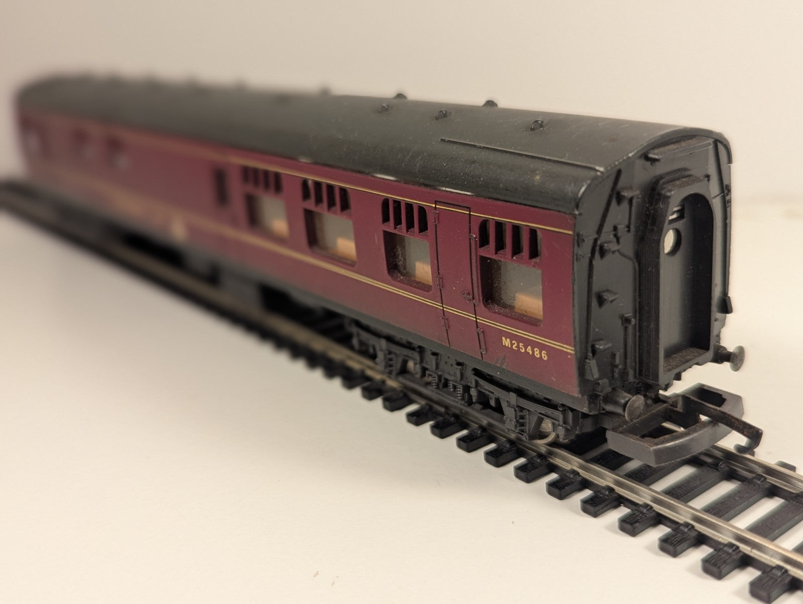 Lima 305342 OO Gauge LMS Maroon Mk1 Full Brake Coach