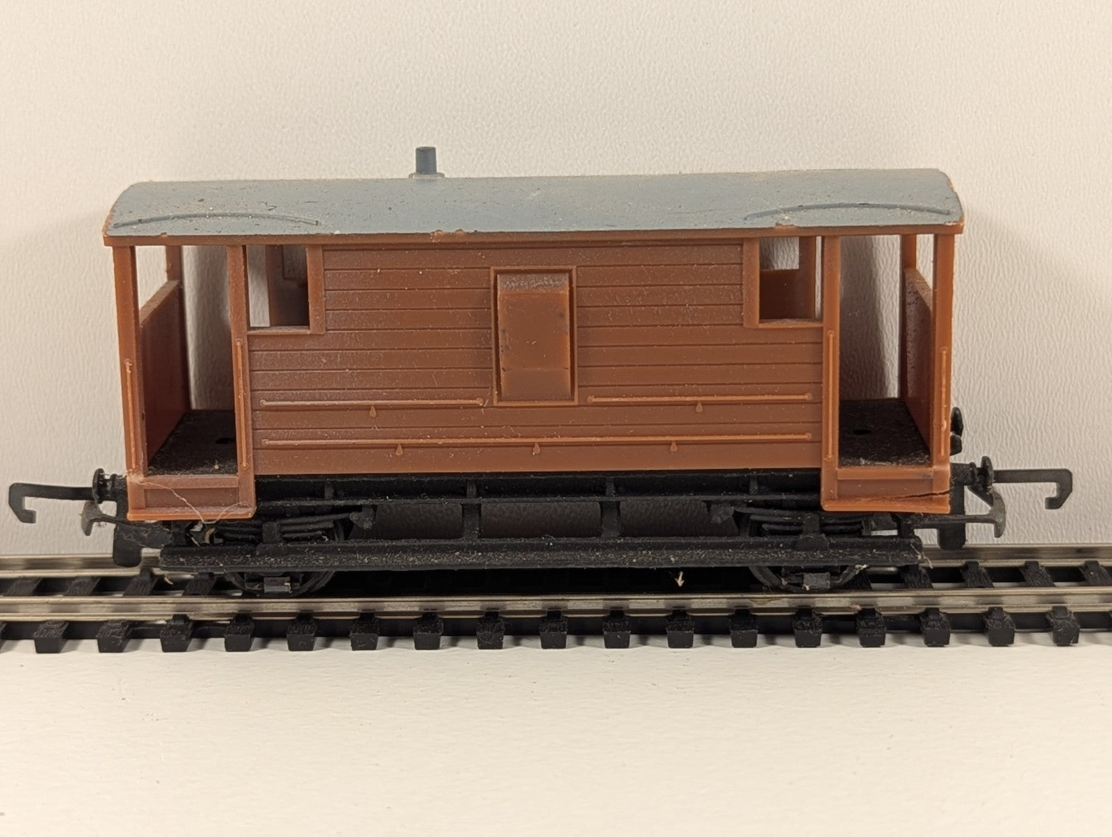 Hornby Dublo 4310 20T Brake Van – BR Bauxite