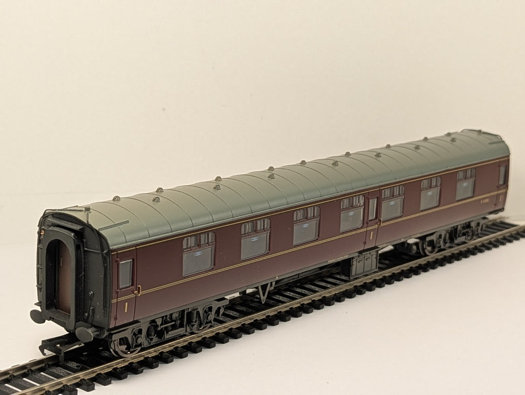 Bachmann 39-051B OO Gauge BR Mk1 FK Corridor First Coach BR Maroon E13333