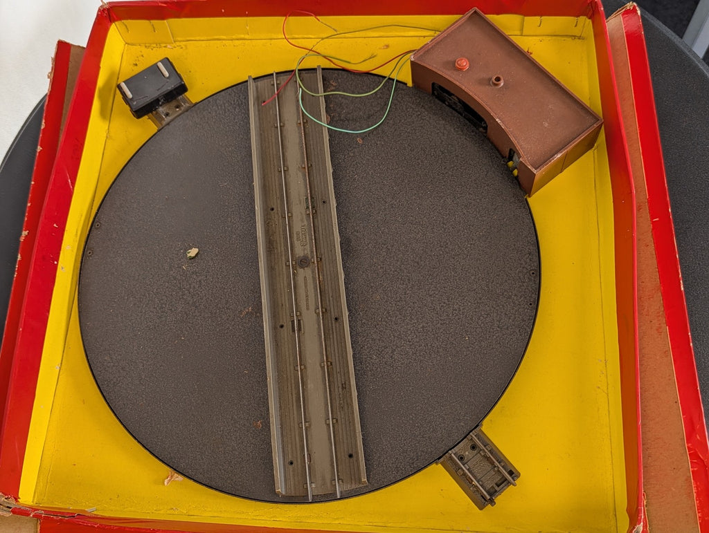 Tri-ang OO Gauge R.45 Turntable Set