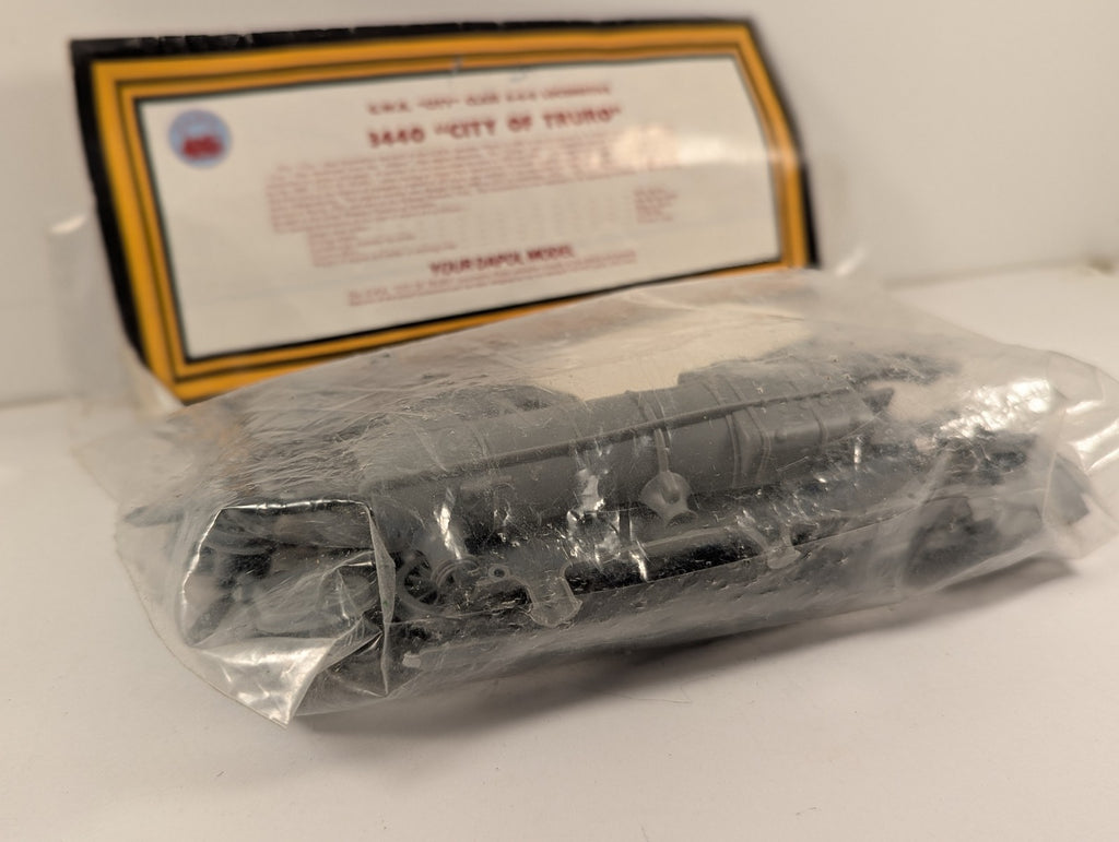 Dapol OO Gauge G.W.R. City Class 4-4-0 City of Truro Locomotive Kit 3440