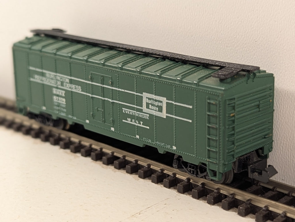 Minitrix 3248 N Gauge Burlington Refrigerator Express Boxcar - Boxed