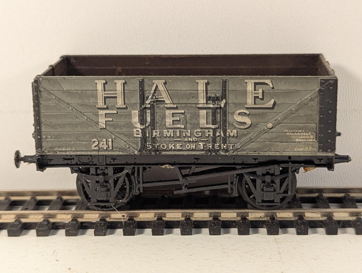 Airfix OO Gauge 7 Plank Open Wagon Goods Wagon 241 Hale Fuels grey