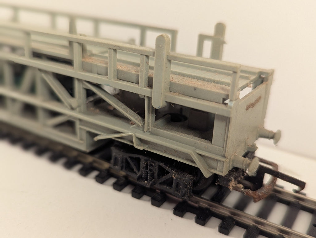 Tri-ang OO Gauge R342 Car Transporter Wagon with Cars