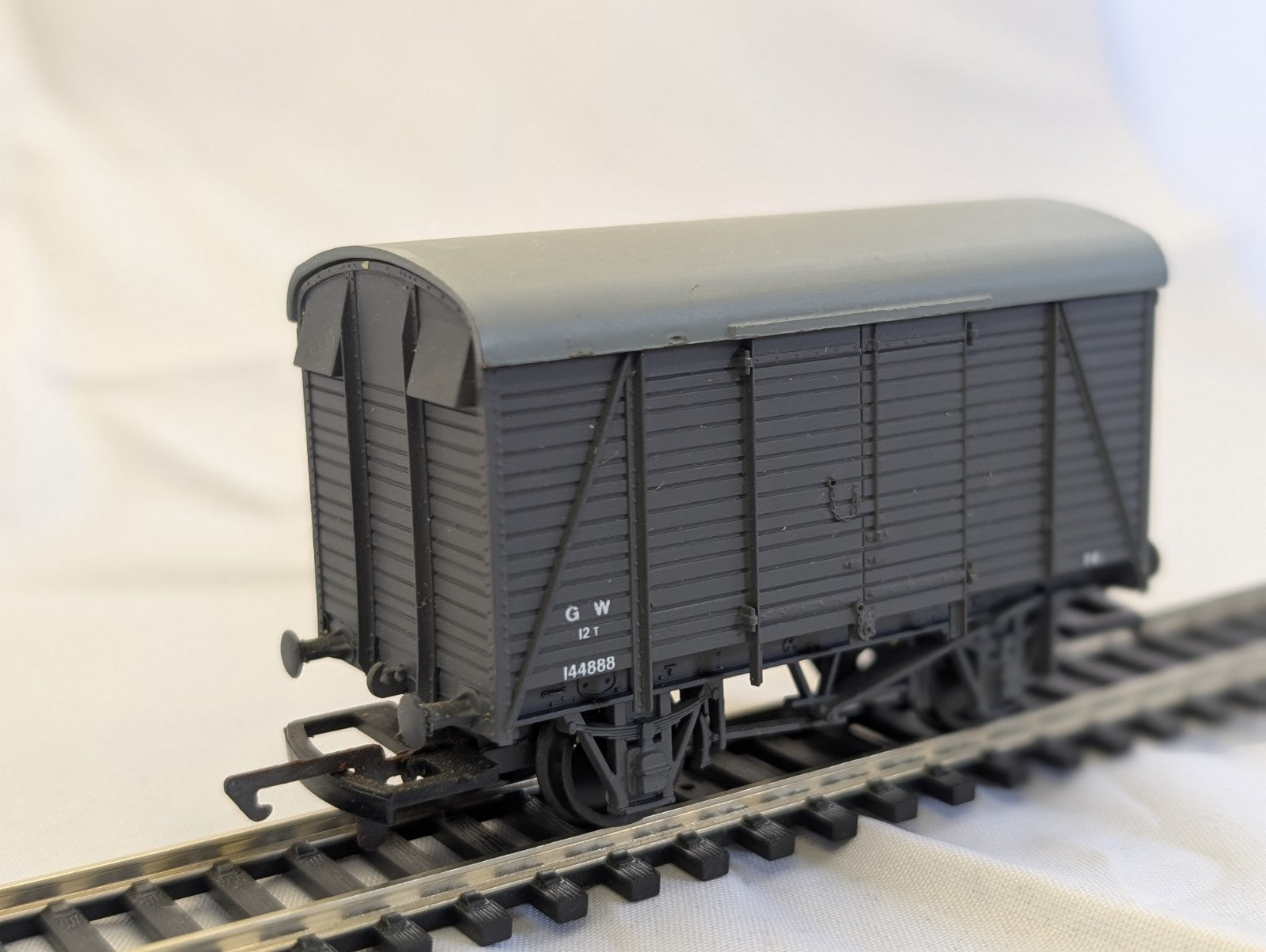 Dapol B/15 GWR 12T Box Van SR Style
