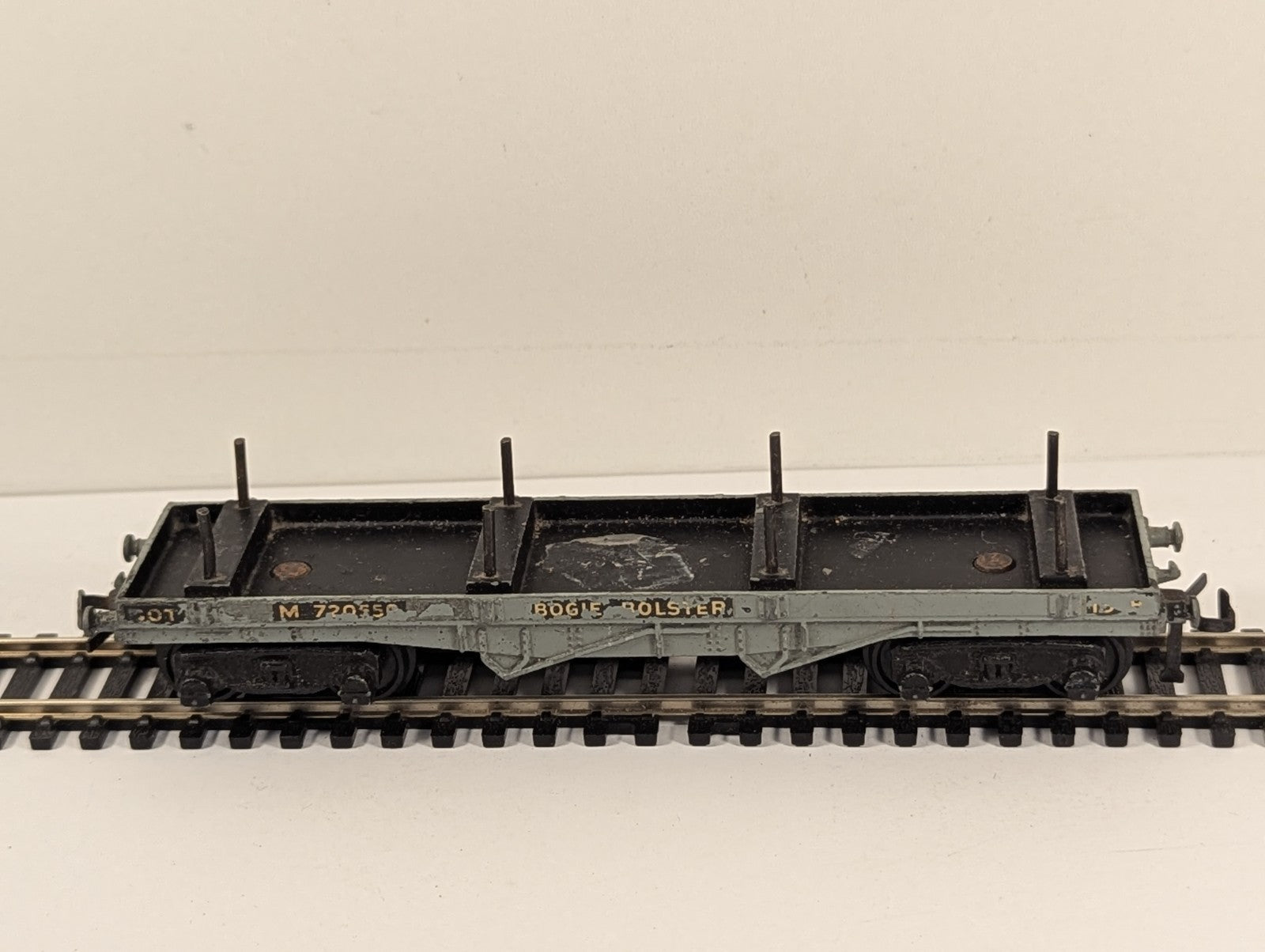 Hornby Dublo 4610 OO Gauge BR Grey Bogie Bolster Wagon M720550
