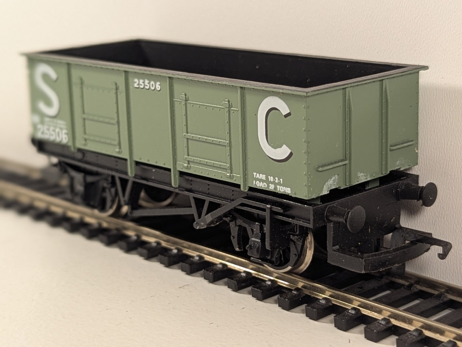 Hornby R730 OO Gauge “S.C.” Mineral Wagon