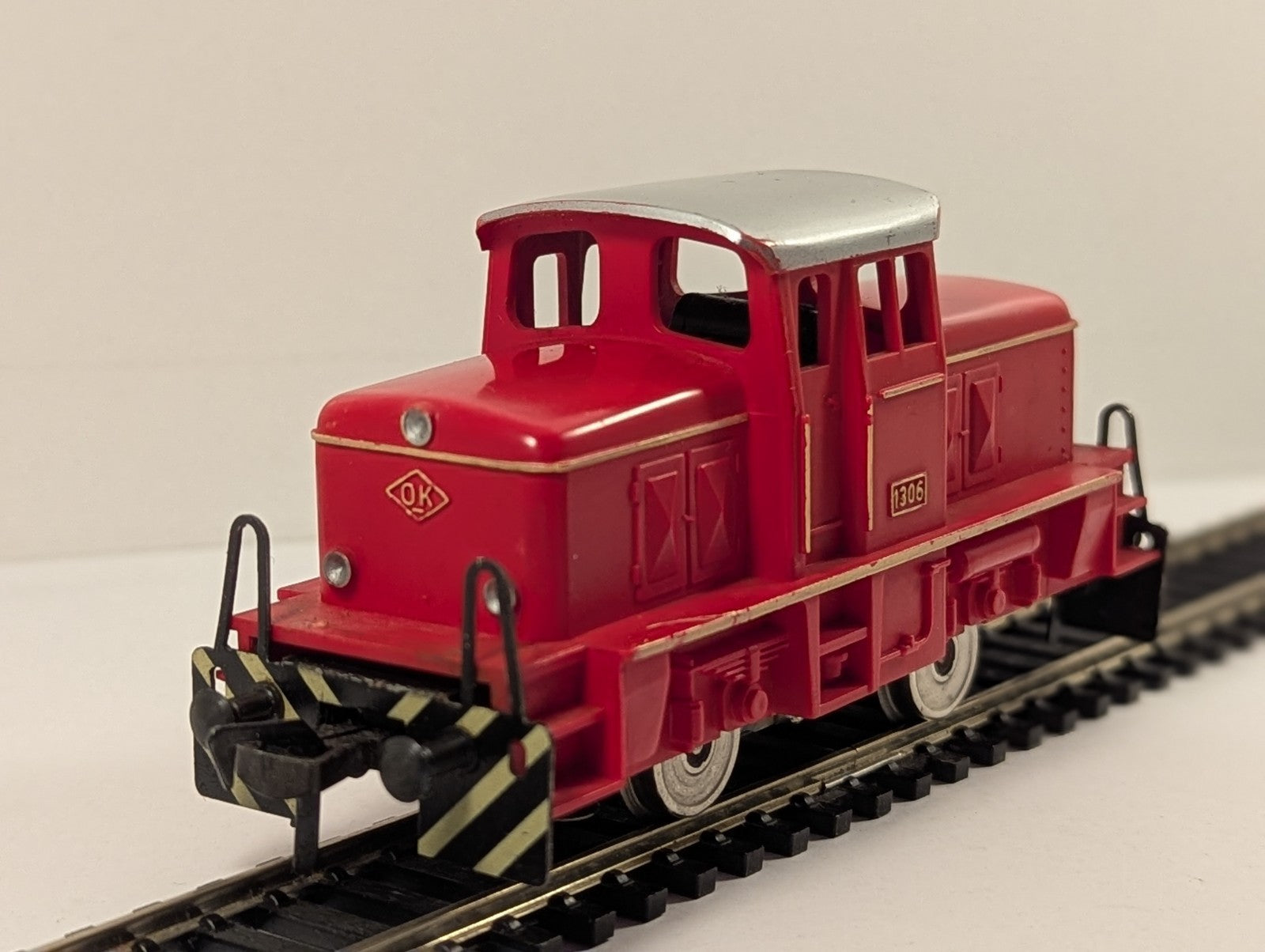 Fleischmann HO Gauge O&K Diesel Shunter Locomotive 1306 Red