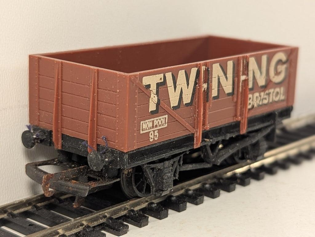 Wrenn OO Gauge 5-Plank Wagon Open Wagon 95 Twining (Bristol) Brown