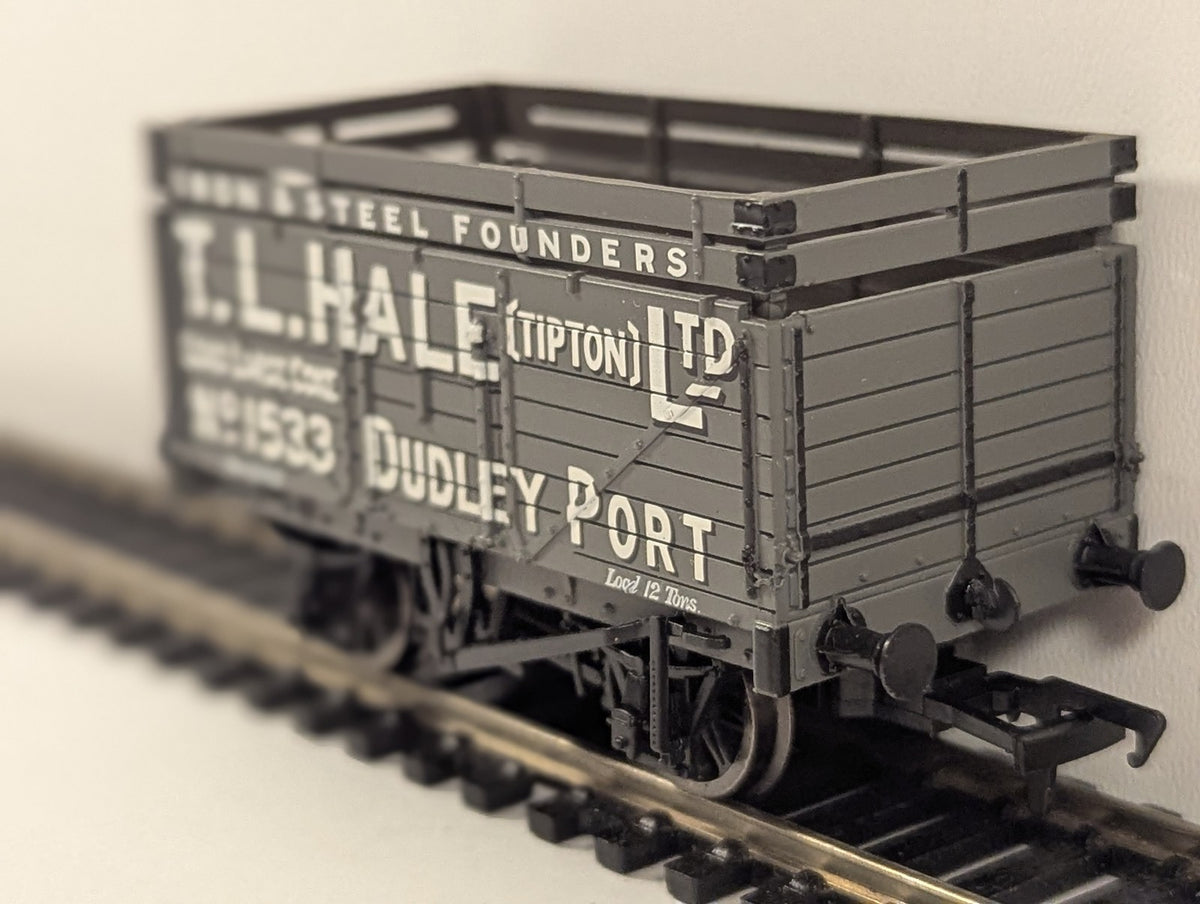 Bachmann OO Gauge 7 Plank End Door Wagon with Coke Rails T. L. Hale (Tipton) Ltd
