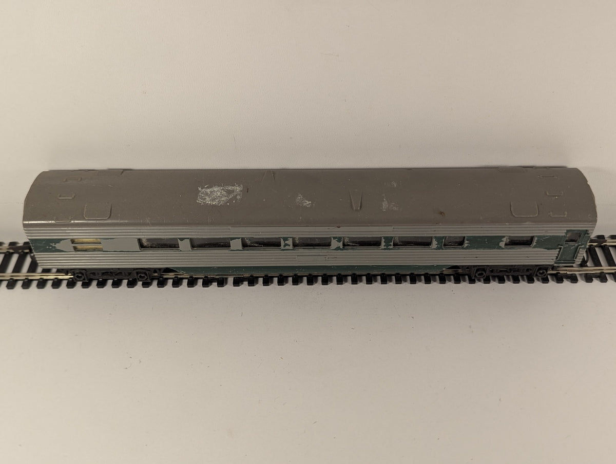 Tri-ang OO Gauge Transcontinental Passenger Coach Silver R.24/25
