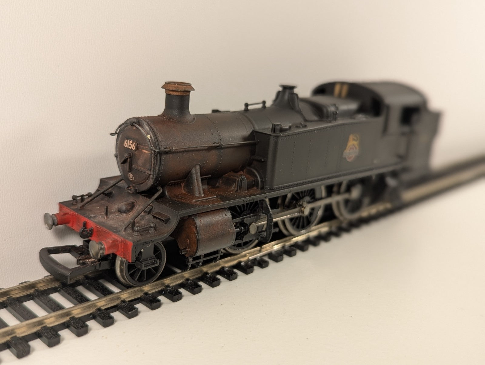 Hornby R2624 – BR 61xx Class 2-6-2T “Prairie” No. 5157 (BR Black, DCC Fitted)