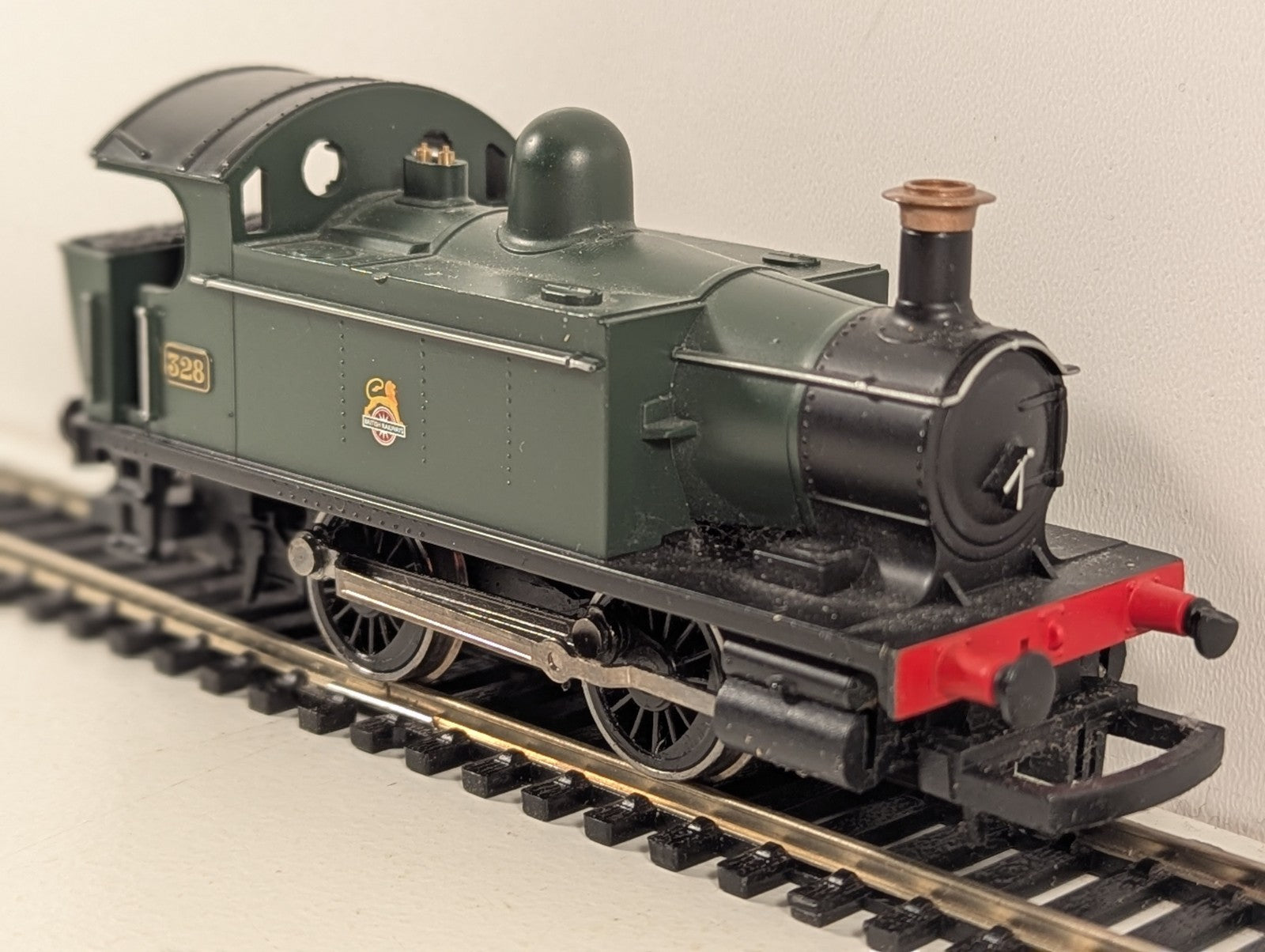 Hornby R2665 OO Gauge Holden Class 101 Tank BR Green Early Crest
