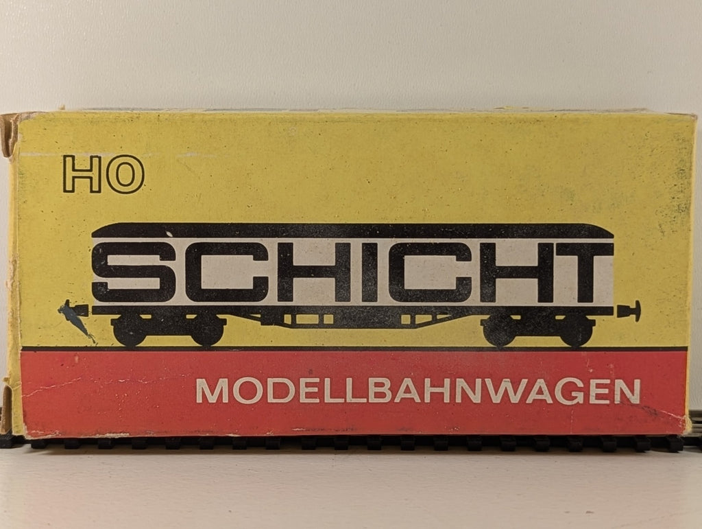 Schicht HO Gauge Shell Oil Tanker Wagon