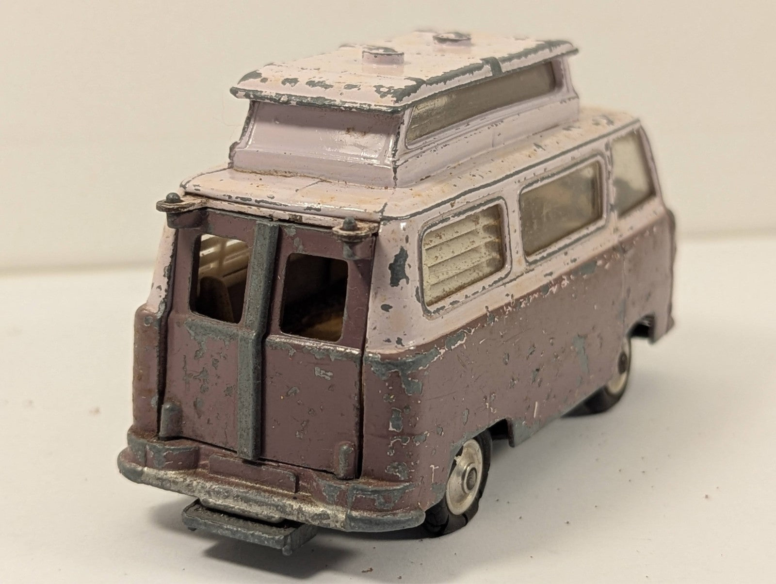 Corgi Toys 420 Ford Thames Airborne Caravan 1:43 Scale - Chipped Paint