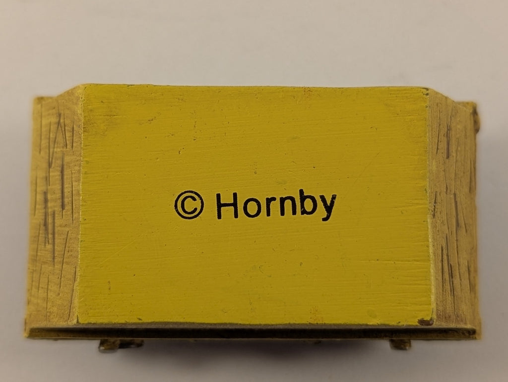 Hornby OO Gauge Yellow Skip with Debris Scenic Accessory