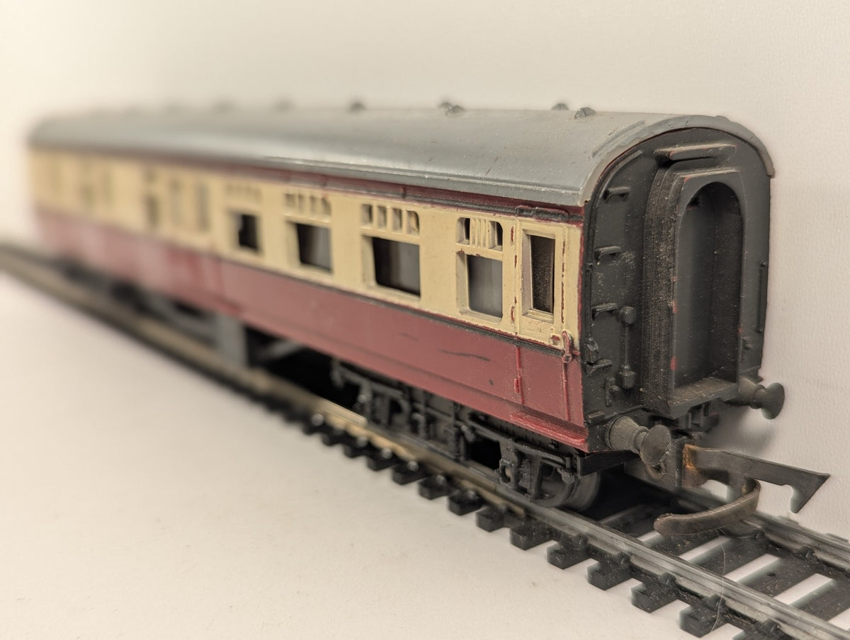 Tri-ang OO Gauge Red and Cream Coach M.34000