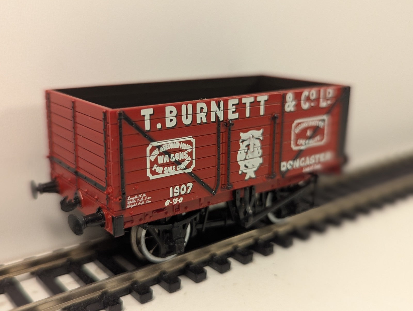 Bachmann 37-125K OO Gauge 8 Plank Wagon T Burnett Doncaster