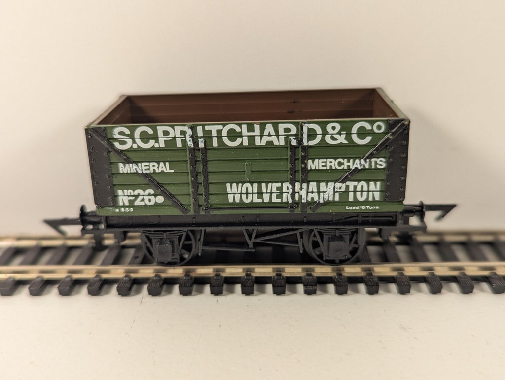 Graham Farish 12112 OO Gauge 7 Plank Wagon – S.C. Pritchard & Co