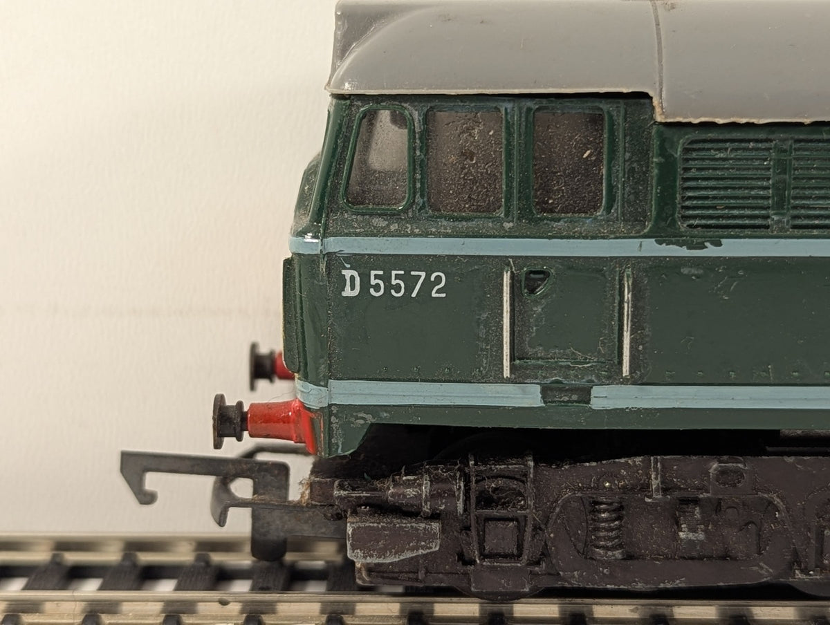 Tri-ang OO Gauge BR Class 31 Brush Type 2 Diesel Locomotive D5572 BR Green R.357