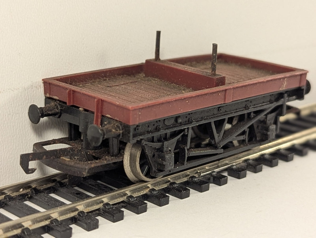 Hornby OO Gauge Low-Sided Bolster Wagon Goods Wagon Unlettered Red