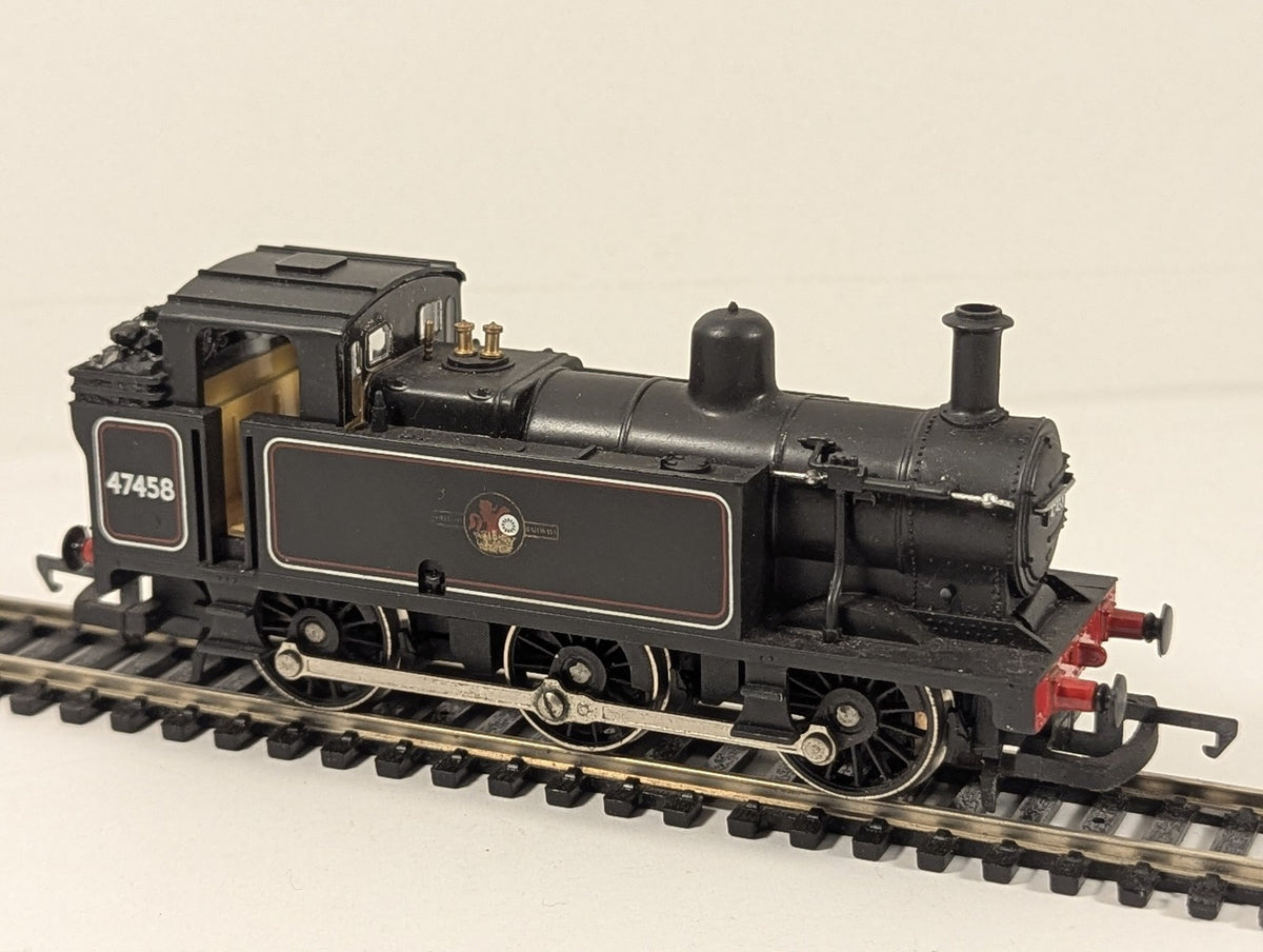 Hornby OO Gauge LMS Class 3F Jinty 0-6-0T Steam Locomotive 47458 BR Black R052