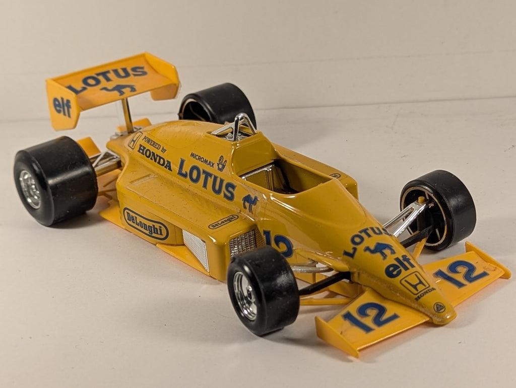 Bburago 1:24 Lotus Honda 99T Die-cast Model Car 12 Camel Yellow