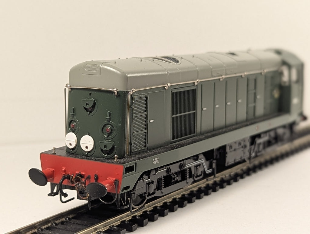 Bachmann OO Gauge Class 20 Diesel Locomotive D8000 BR Green