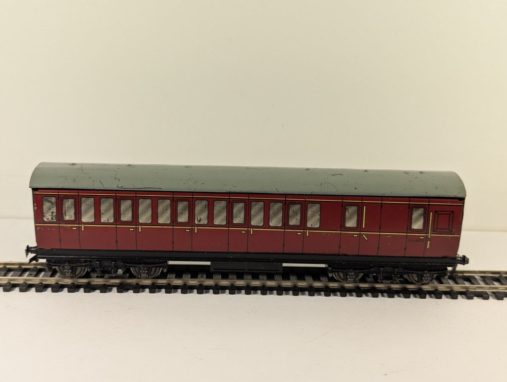 Hornby Dublo OO Gauge BR Maroon Suburban Brake Coach