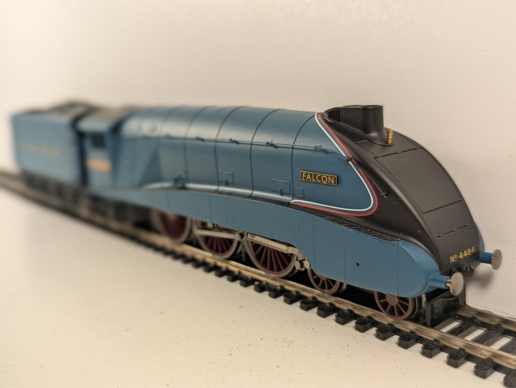 Hornby R2779 DCC Ready LNER Class A4 Pacific Falcon - Boxed