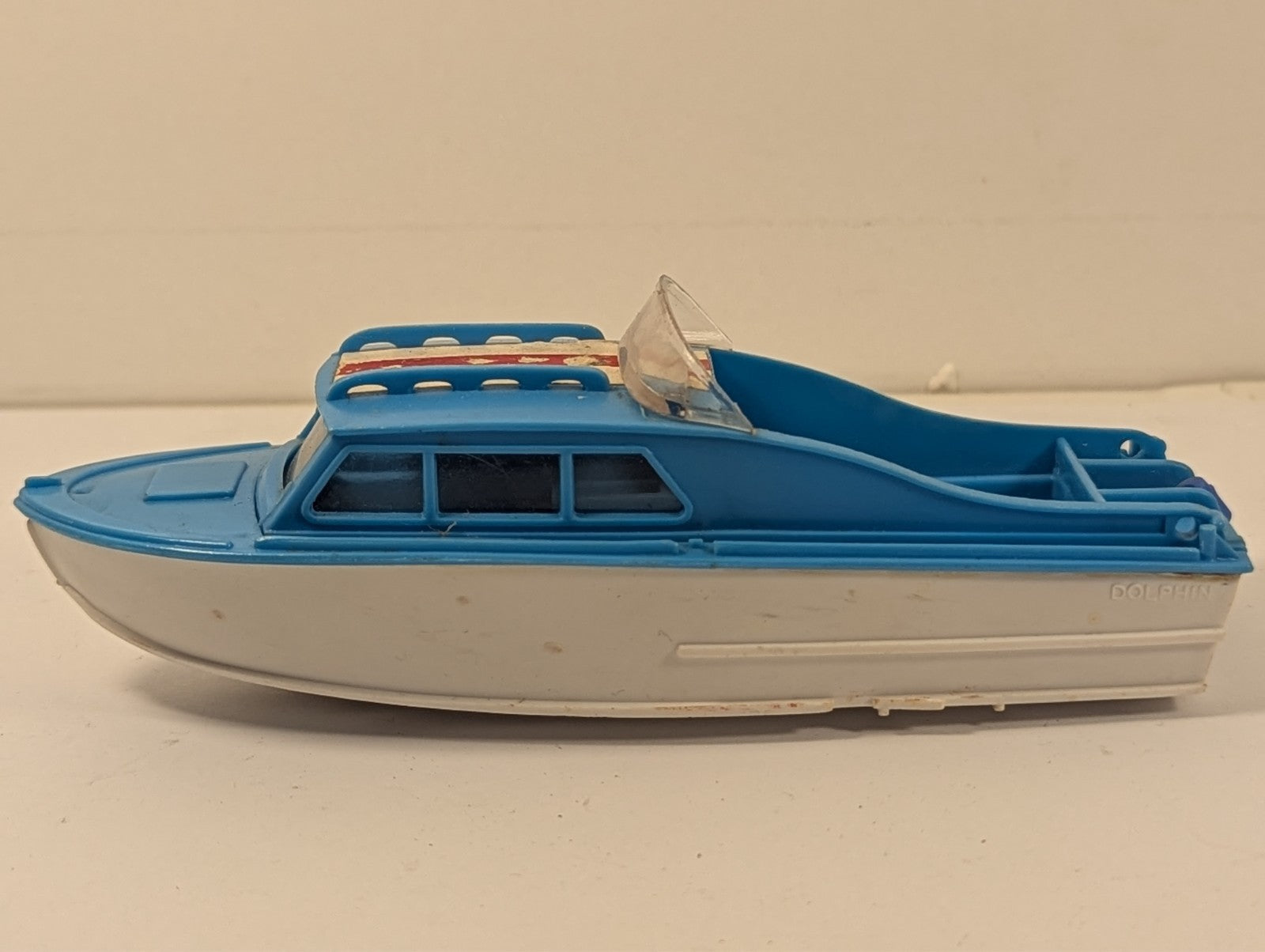 Corgi Toys 104 Dolphin 20 4 Berth Cruiser 1:43 Scale