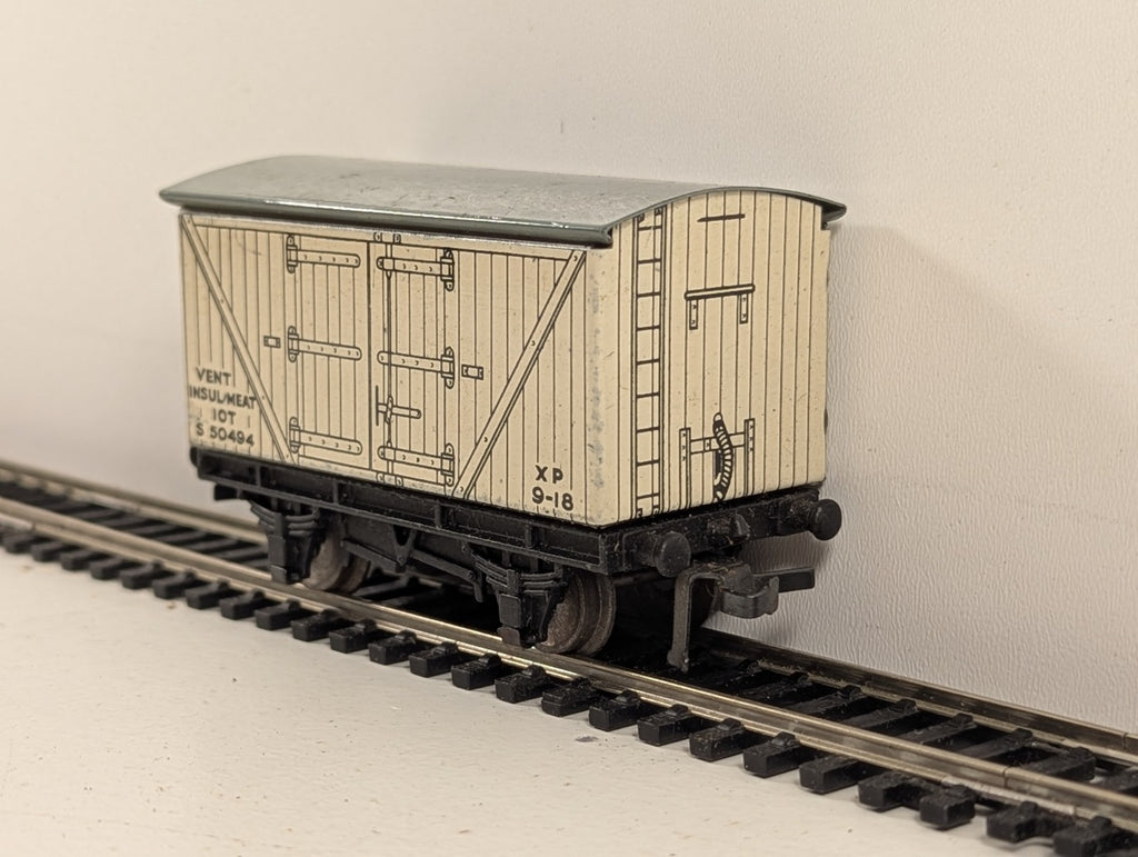 Hornby Dublo 32065 OO Gauge White D1 Meat Van - Boxed