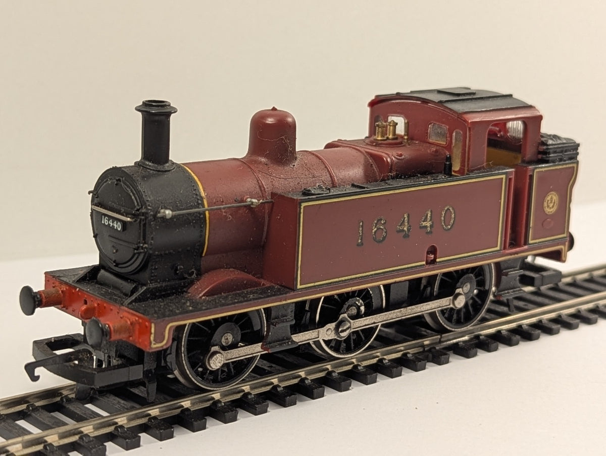 Hornby OO Gauge LMS Class 3F Jinty 0-6-0T Maroon